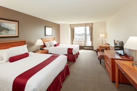 Two Queen Balcony with Fireworks view | Iron/ironing board, rollaway beds, free WiFi, bed sheets