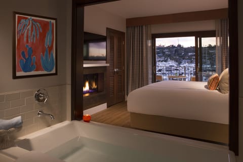 Waterview One Bedroom Suite | Premium bedding, minibar, in-room safe, individually decorated