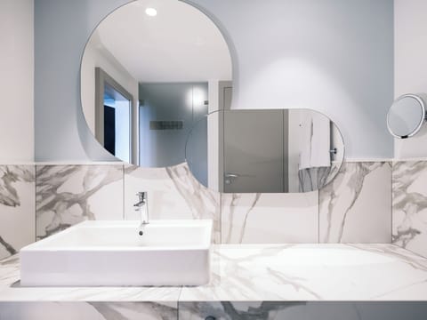 Shower, free toiletries, hair dryer, bathrobes