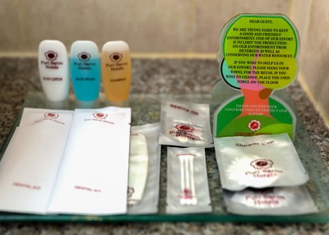 Deluxe Room, Garden View | Bathroom amenities | Free toiletries, hair dryer, slippers, towels