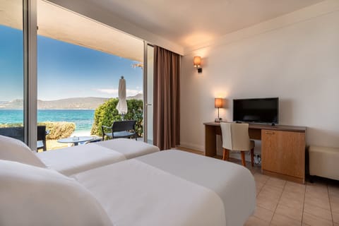 1 bedroom, in-room safe, iron/ironing board, free WiFi