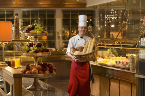Daily buffet breakfast for a fee