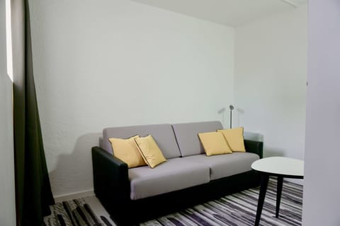 Suite, 1 Queen Bed with Sofa bed | Premium bedding, in-room safe, desk, blackout drapes