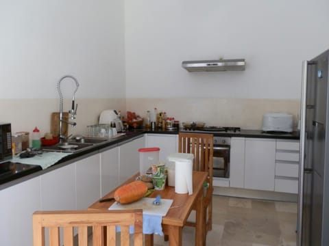 Deluxe Villa, 4 Bedrooms, Ocean View, Beachfront | Private kitchenette | Fridge, microwave, oven, stovetop