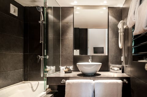 Shower, free toiletries, hair dryer, towels