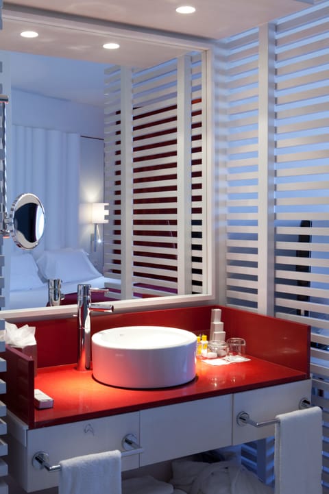 Superior Double Room (Privilege) | Bathroom sink