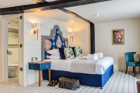 Premium Room | Individually decorated, individually furnished, desk, laptop workspace