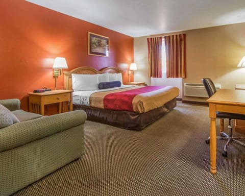 Iron/ironing board, WiFi (free), bed sheets