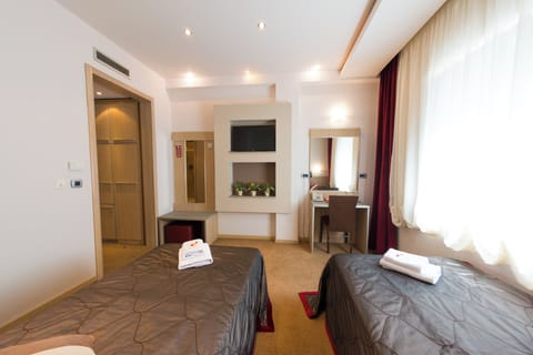 Double Room | Premium bedding, Tempur-Pedic beds, minibar, in-room safe