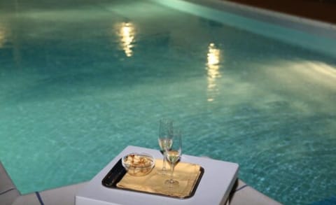 Poolside bar