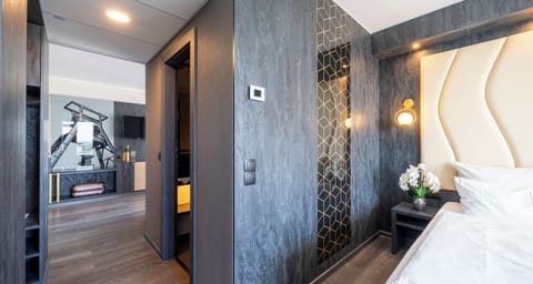 Superior Suite, Garden View | Hypo-allergenic bedding, minibar, in-room safe, desk