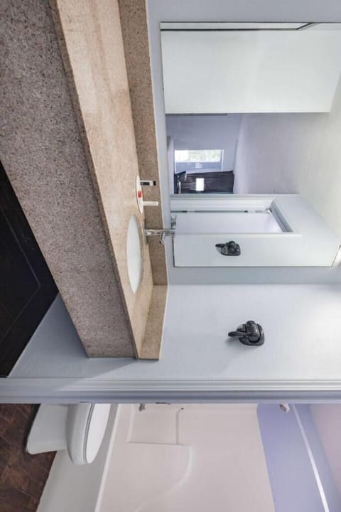 Room, 2 Double Beds, Accessible, Bathtub (Mobility/Hearing, Grab bars) | Bathroom | Combined shower/tub, free toiletries, hair dryer, towels