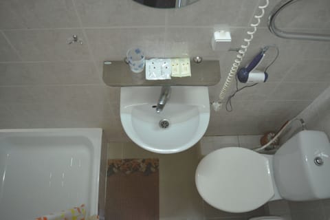 Double or Twin Room | Soundproofing, free WiFi, bed sheets