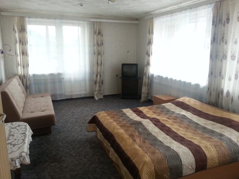 Triple Room | Soundproofing, free WiFi, bed sheets