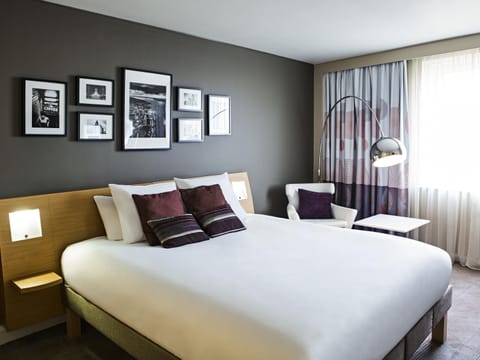 Minibar, in-room safe, desk, laptop workspace