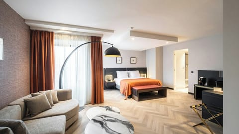 Minibar, in-room safe, desk, blackout drapes