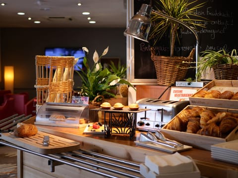 Daily buffet breakfast (EUR 13.90 per person)