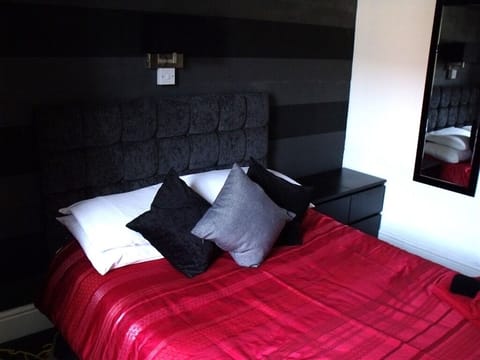 Single Room, Shared Bathroom