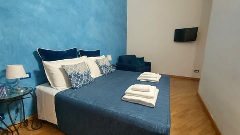 Deluxe Room, 1 Double Bed with Sofa bed, Non Smoking, Private Bathroom | Down comforters, minibar, in-room safe, individually decorated