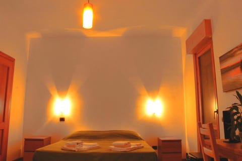 Minibar, desk, free WiFi, bed sheets