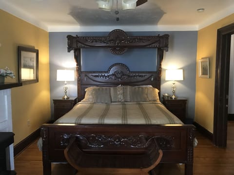 Deluxe Room | Iron/ironing board, free WiFi, bed sheets, alarm clocks