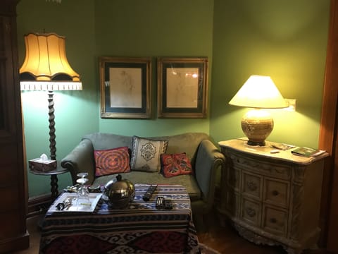 Standard Room, 1 King Bed (External Bathroom) | Free WiFi, bed sheets