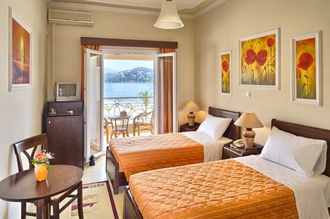 Tempur-Pedic beds, individually decorated, blackout drapes