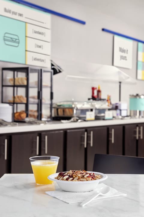 Free daily buffet breakfast