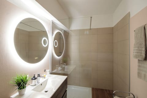 Superior Design Double Room  | Bathroom | Shower, free toiletries, hair dryer, towels