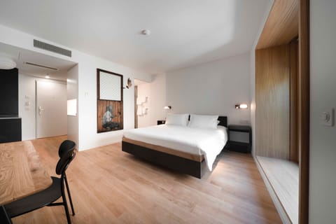 Design Studio, Garden View | Premium bedding, minibar, in-room safe, desk