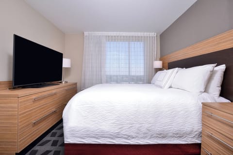 Suite, 1 Bedroom | Down comforters, in-room safe, desk, laptop workspace