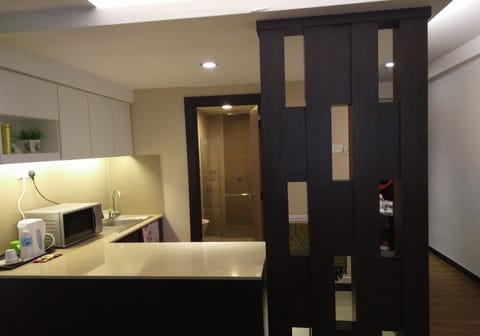 Family Studio | Desk, iron/ironing board, WiFi (free)
