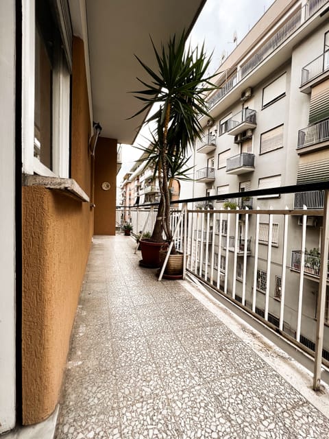 Twin Room, 2 Twin Beds, Shared Bathroom | Terrace/patio