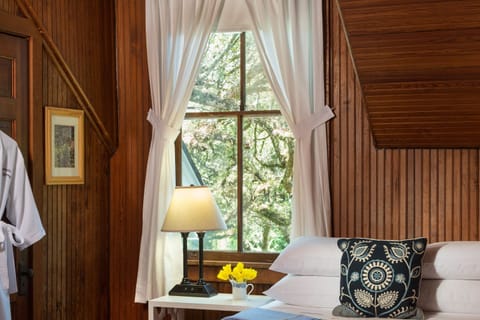 Deluxe Room, 1 Queen Bed, Non Smoking | View from room