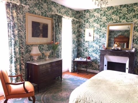 Minibar, individually decorated, individually furnished, blackout drapes