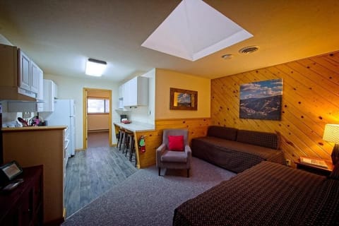 Egyptian cotton sheets, premium bedding, in-room safe