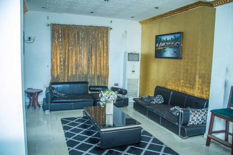 Executive Suite, 1 Double Bed | Premium bedding, in-room safe, free WiFi, wheelchair access