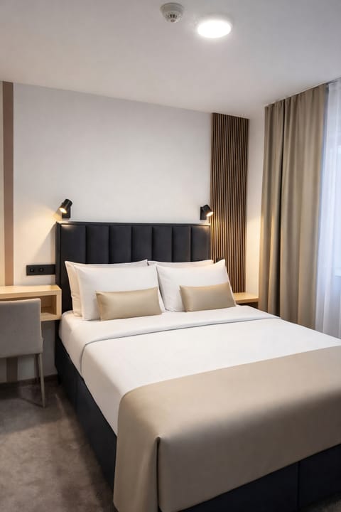 Premium bedding, desk, soundproofing, free WiFi