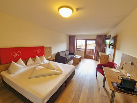 Superior Plus Double Room | Minibar, desk, free WiFi, bed sheets