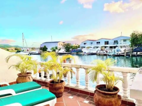 Luxury Townhome, Multiple Beds, Non Smoking | 2 bedrooms, in-room safe, blackout drapes, iron/ironing board