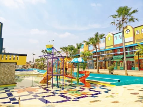 3 outdoor pools