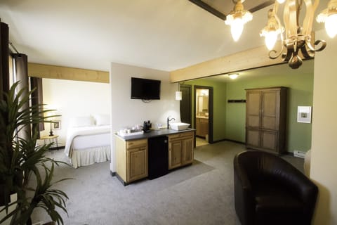 Luxury Suite, Multiple Beds, Non Smoking | Premium bedding, pillowtop beds, individually decorated