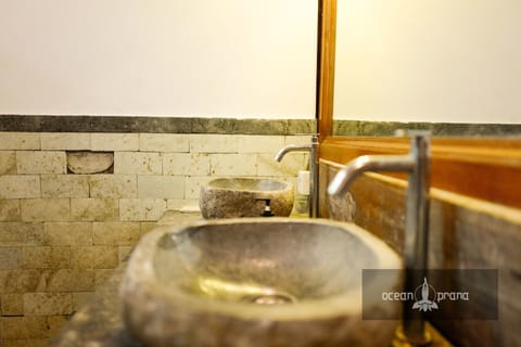 Superior 1 bed in 12 Bed Shared Dormitory , Pool View | Bathroom sink