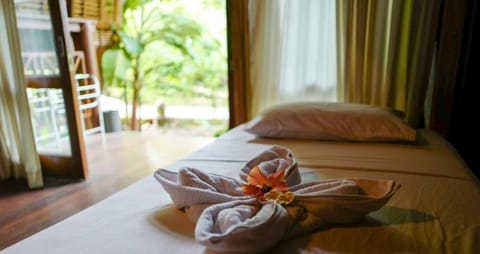 Soundproofing, free WiFi, bed sheets