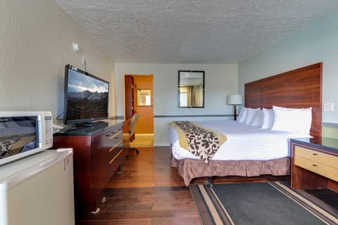 Room, 1 King Bed (Not Pet Friendly Room) | Desk, iron/ironing board, free WiFi, bed sheets
