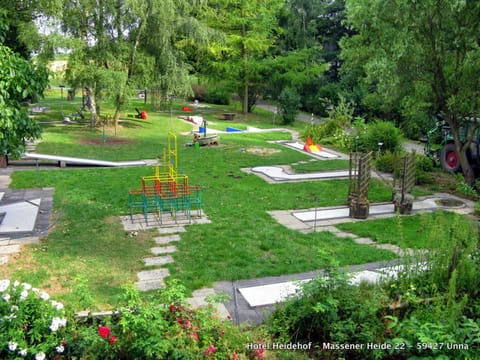 Mini-golf