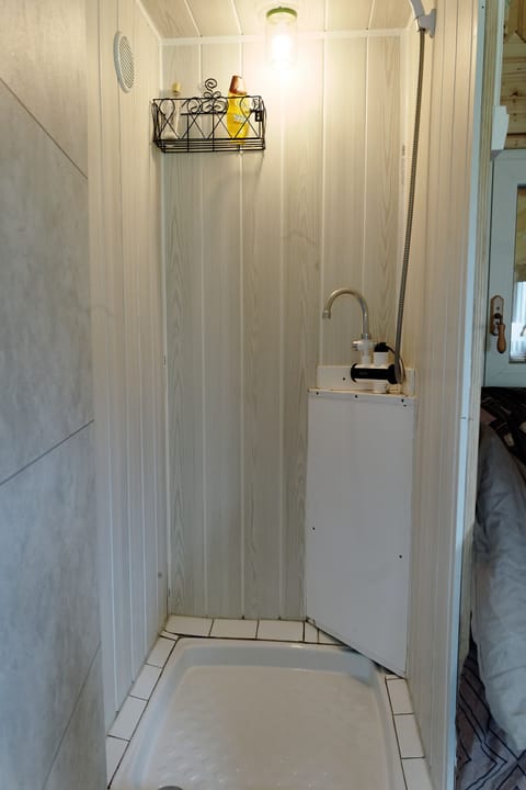 Cabin, Ensuite, River View (Mini Chalet) | Bathroom