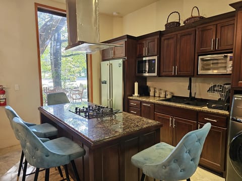 Deluxe Cabin, 1 Bedroom, Kitchen, Garden View | Private kitchen