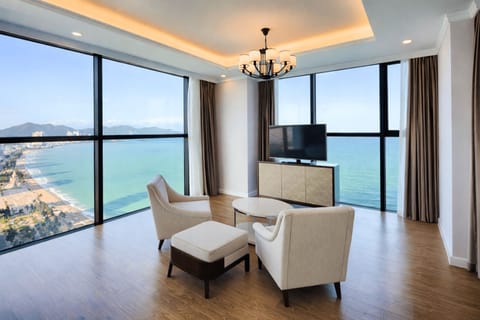 40-inch LCD TV with cable channels, TV