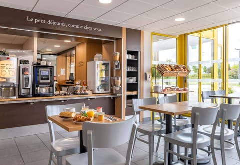 Lunch and dinner served